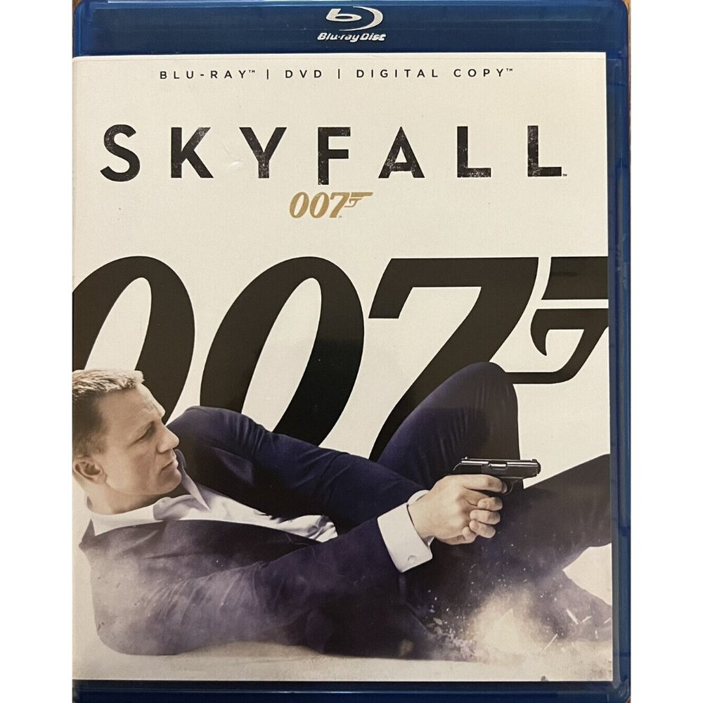 Skyfall (Blu‑ray/DVD, 2012) Daniel Craig – Action Thriller – Like New